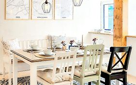 Apartment Suedwind - Beautiful Premium Apartment With 2 Bedrooms Near Rhine Falls & Zurich Airport In Klettgau